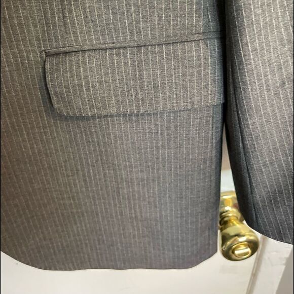 Valentino Gray Stripes Suit.Size 40 - Picture 7 of 16